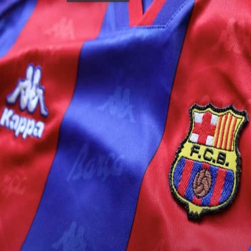 Barcelona players take a wage cut to sve the club €122,000,000!